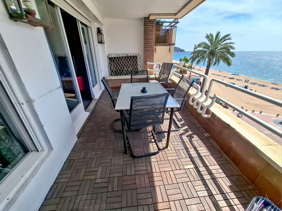 Apartamento à venda pé na areia em Lloret de Mar