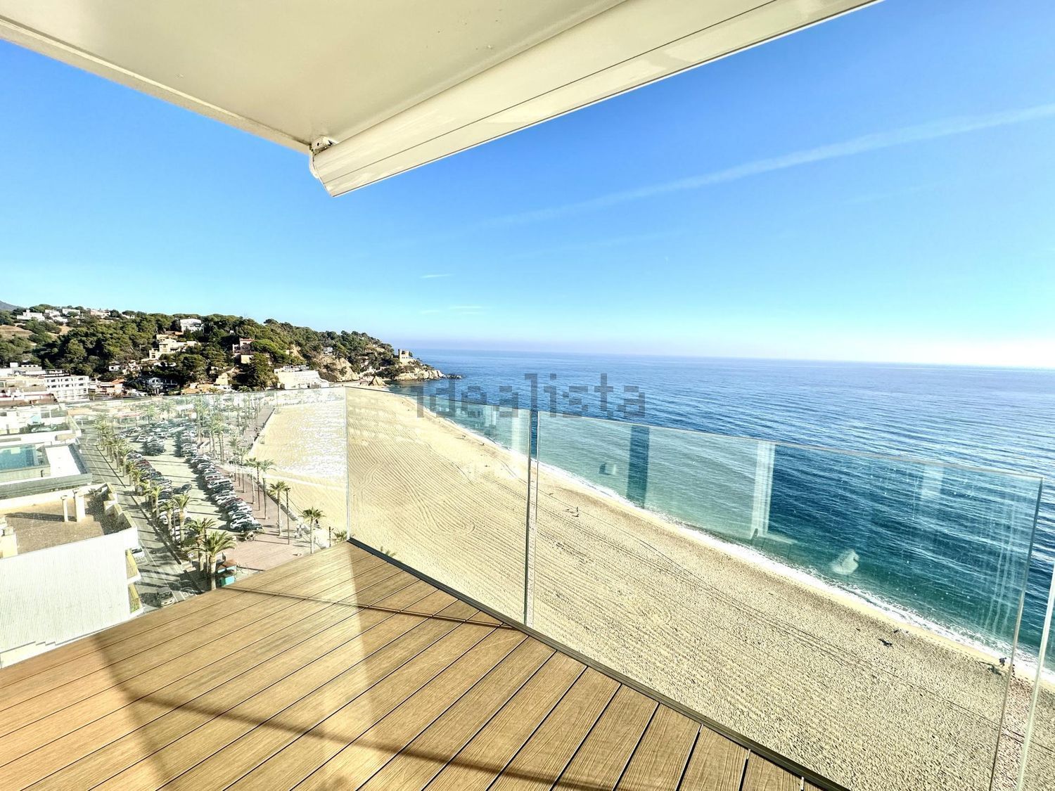 Piso en primera línea de playa en Lloret de Mar — Terraza mar