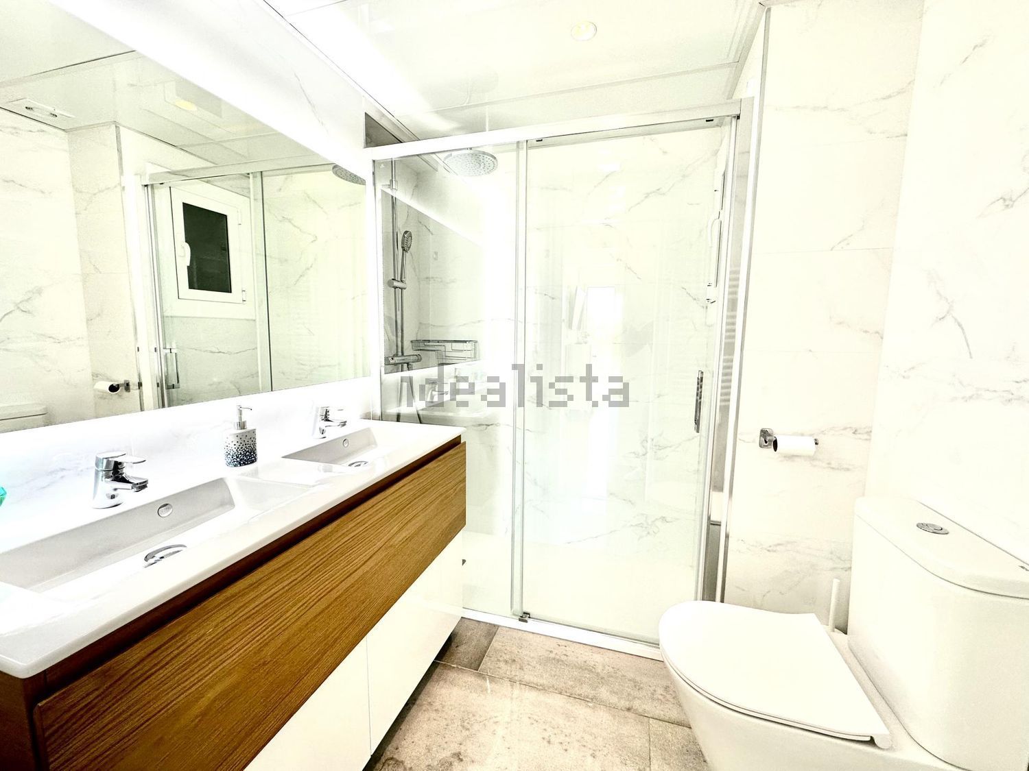 Piso en primera línea de playa en Lloret de Mar — Baño