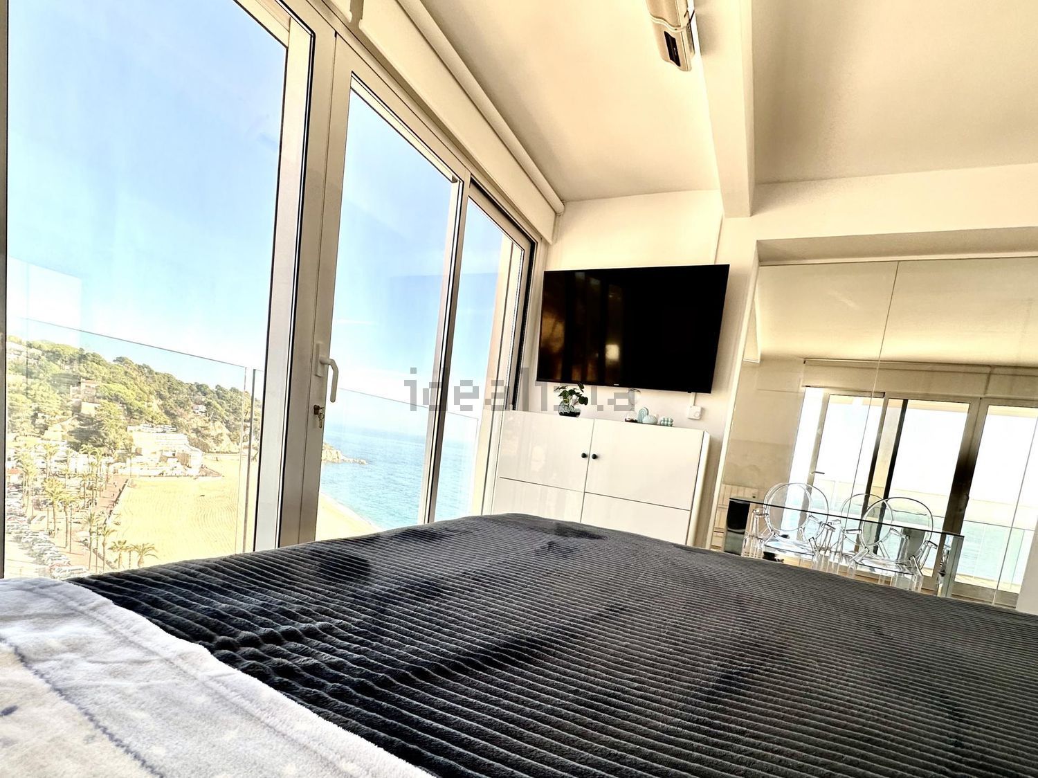Piso en primera línea de playa en Lloret de Mar — Dormitorio