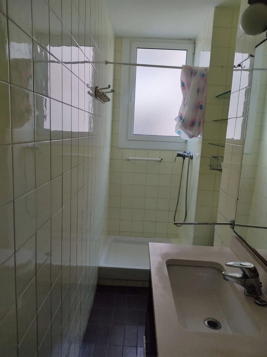 Wohnung zum Verkauf in direkter Strandlage in Lloret de Mar — Bad