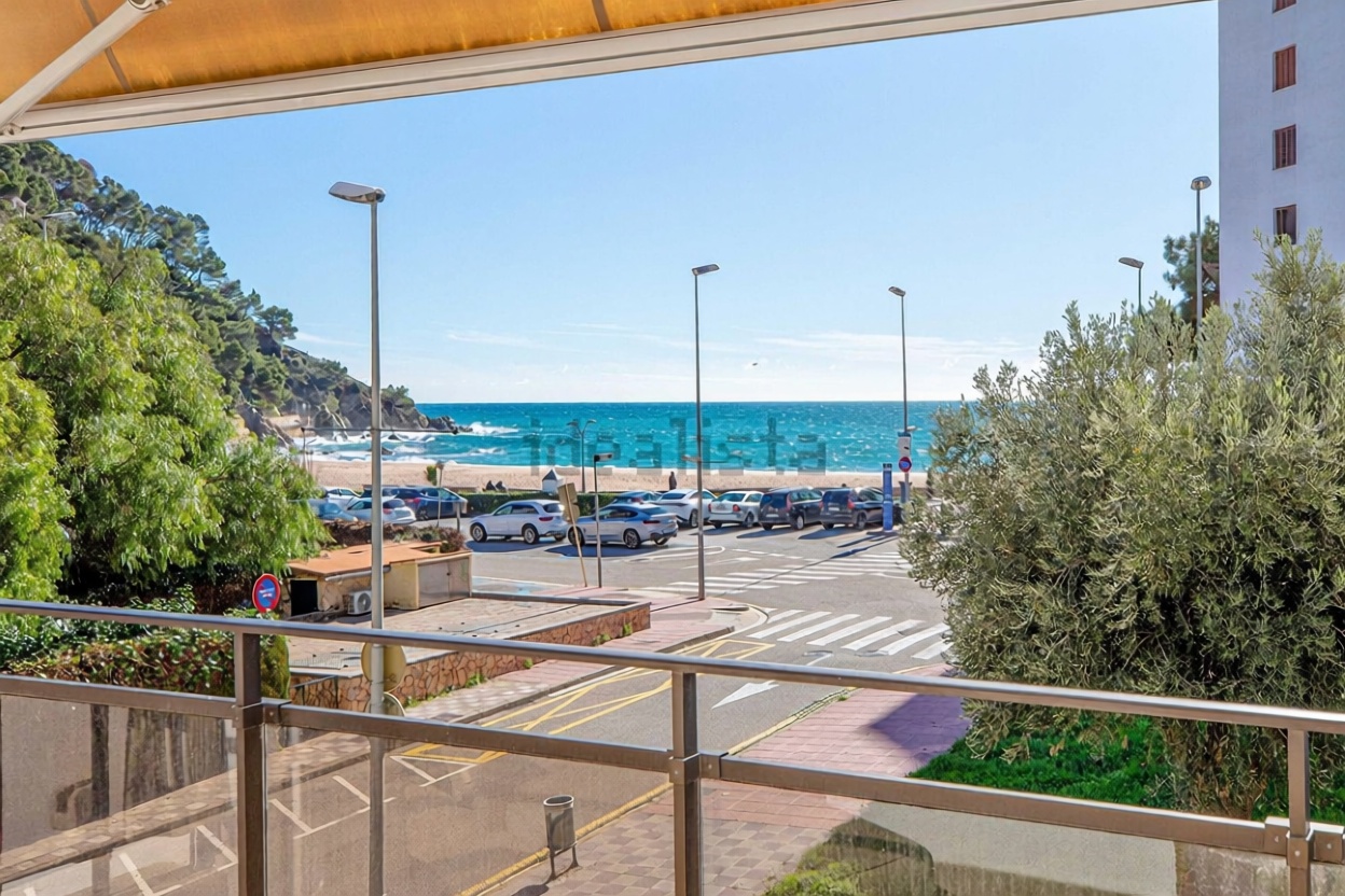 Apartamento à venda pé na areia em Lloret de Mar