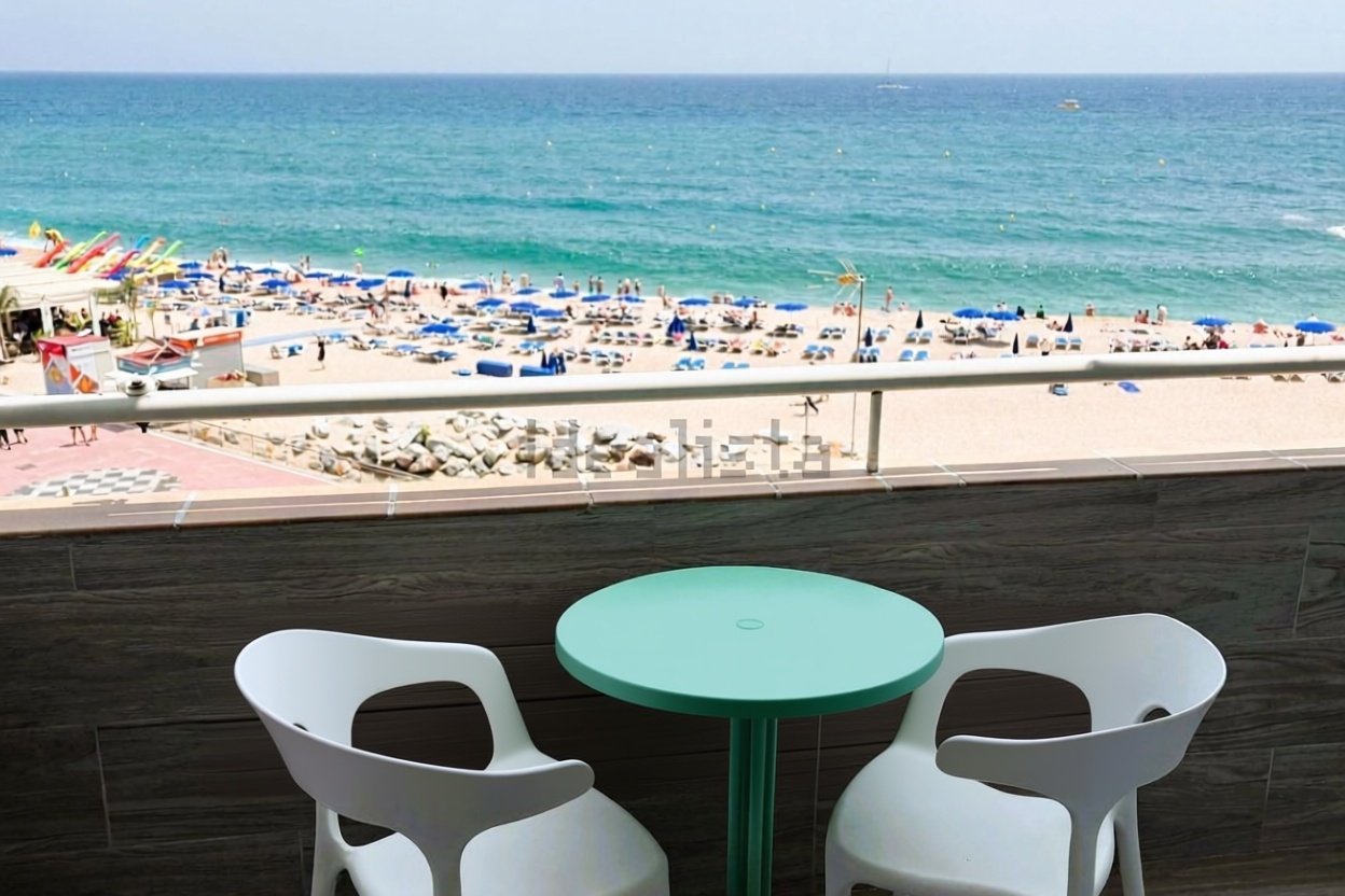 Apartamento à venda pé na areia em Lloret de Mar
