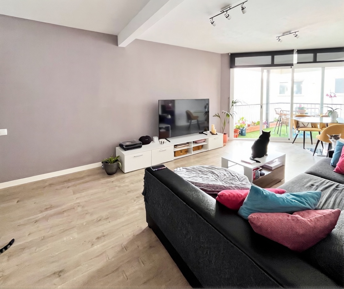 Wohnung zum Verkauf in direkter Strandlage in Lloret de Mar — Wohnzimmer