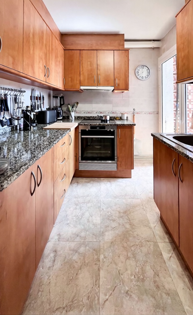 Wohnung zum Verkauf in direkter Strandlage in Lloret de Mar — Küche