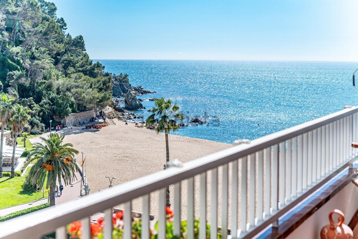 Apartamento à venda pé na areia em Lloret de Mar