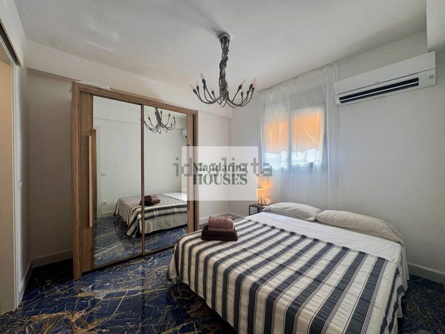 Piso en primera línea de playa en Lloret de Mar — Dormitorio