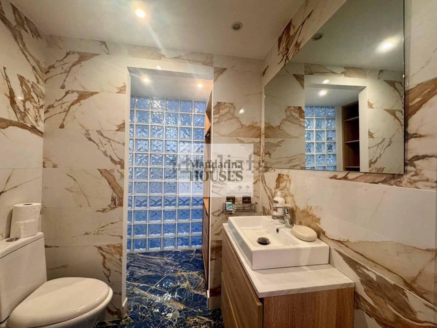Piso en primera línea de playa en Lloret de Mar — Baño