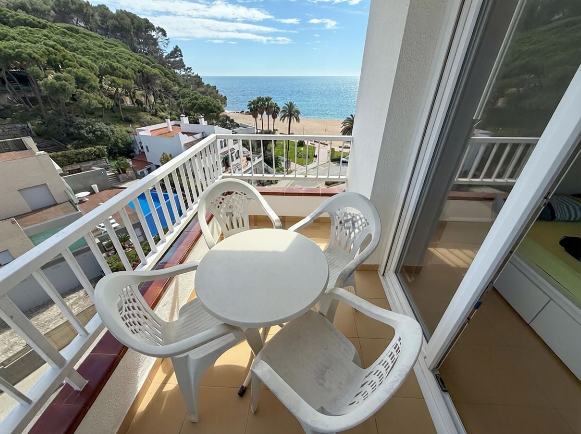 Wohnung zum Verkauf in direkter Strandlage in Lloret de Mar — Schlafzimmer