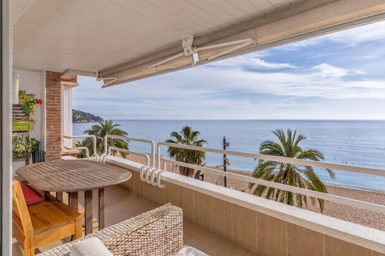 Apartamento à venda pé na areia em Lloret de Mar