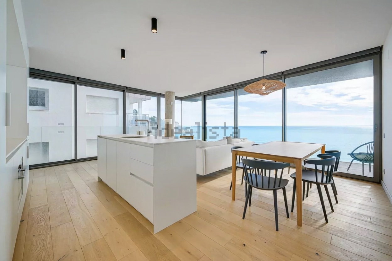 Apartamento à venda pé na areia em Lloret de Mar