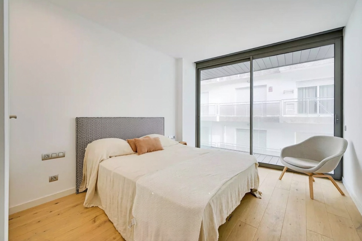 Квартира на продажу на первой линии пляжа в Lloret de Mar — Спальня
