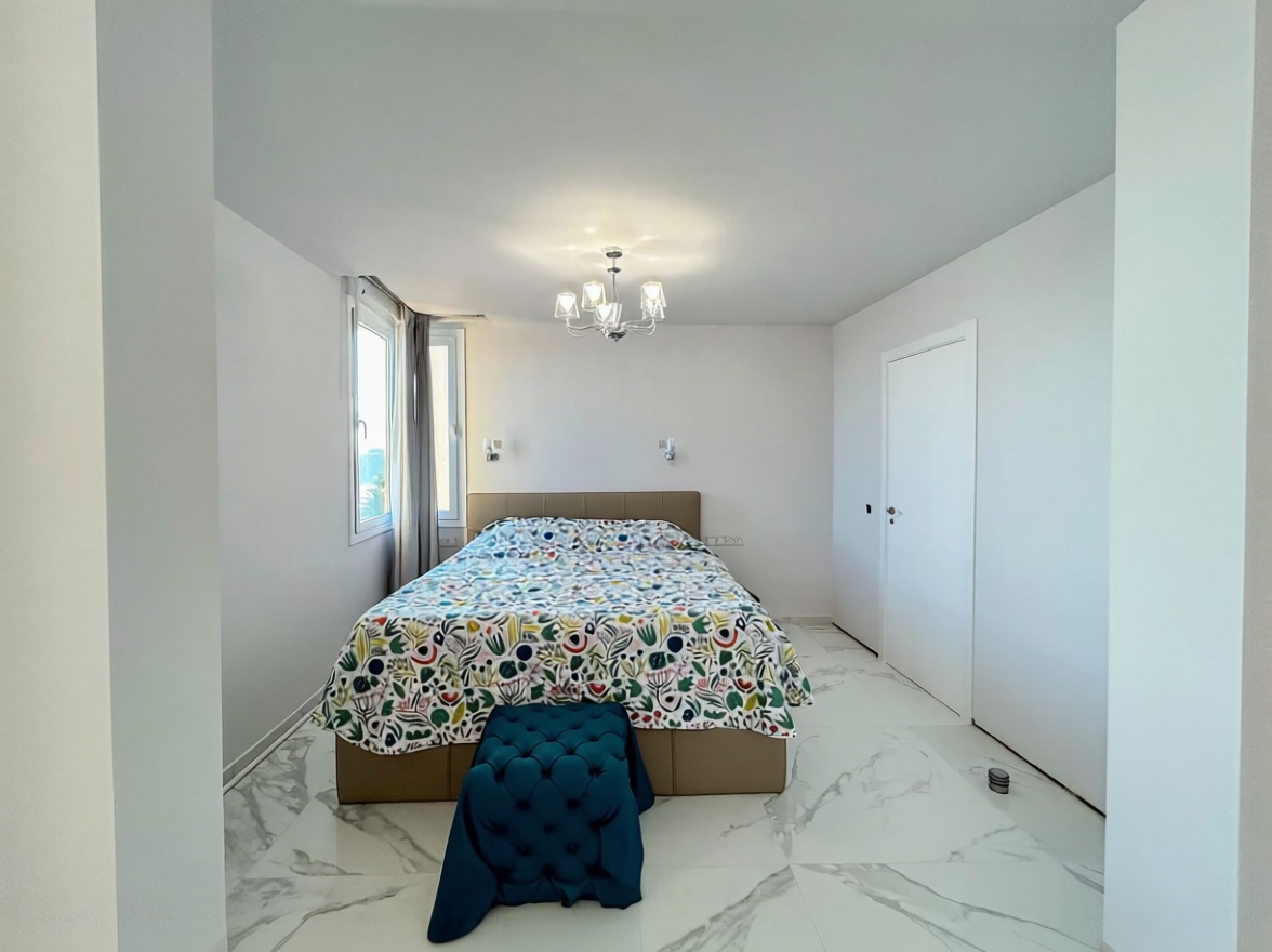 Flat for sale frontline beach in Lloret de Mar — Bathroom