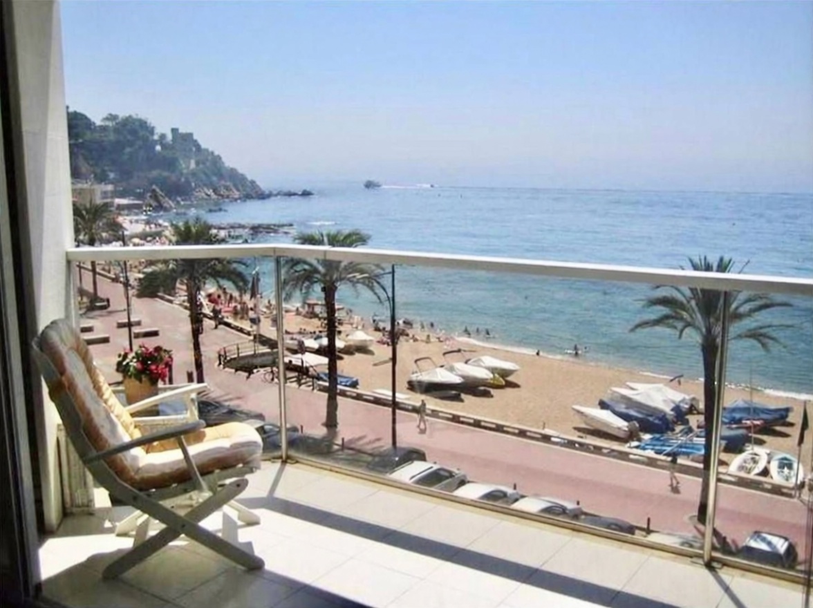 Apartamento à venda pé na areia em Lloret de Mar