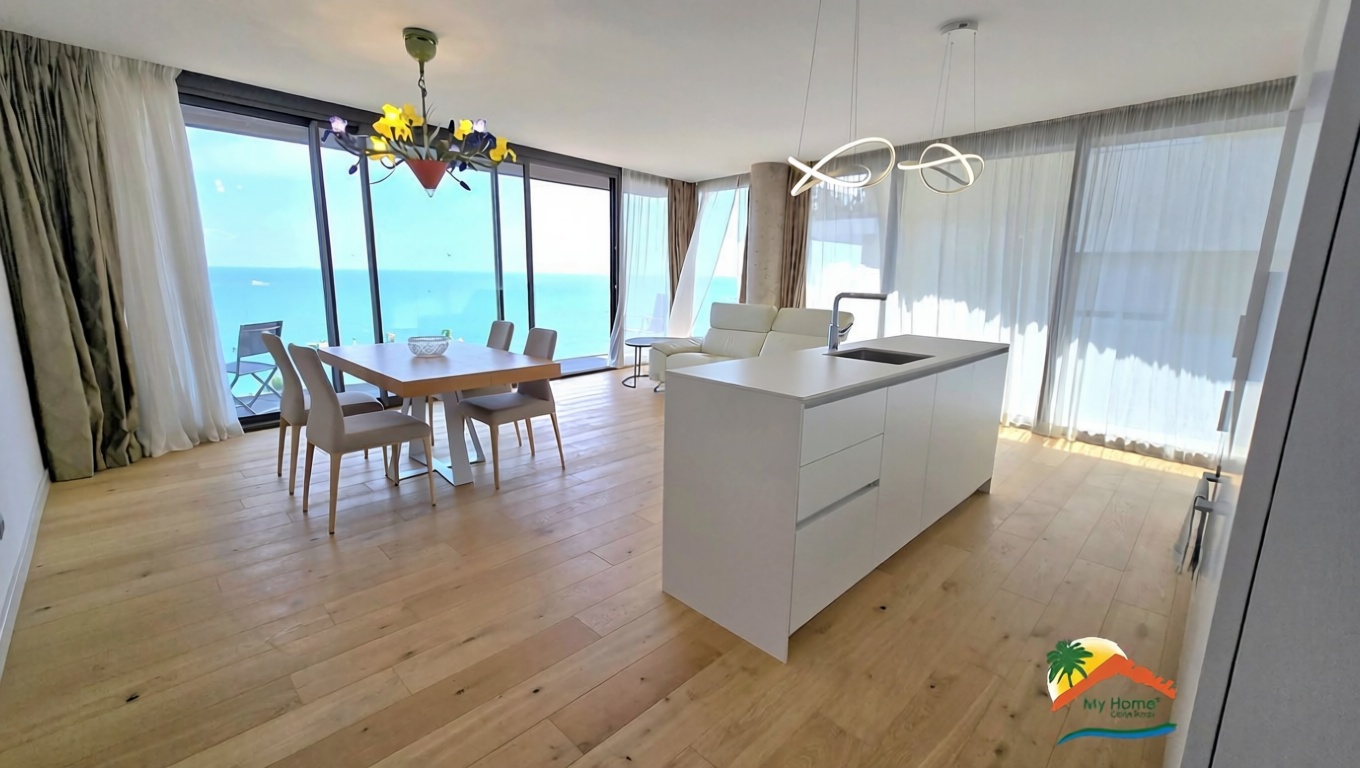 Квартира на продажу на первой линии пляжа в Lloret de Mar