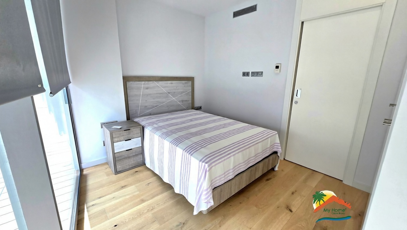 Apartamento à venda pé na areia em Lloret de Mar — Quarto