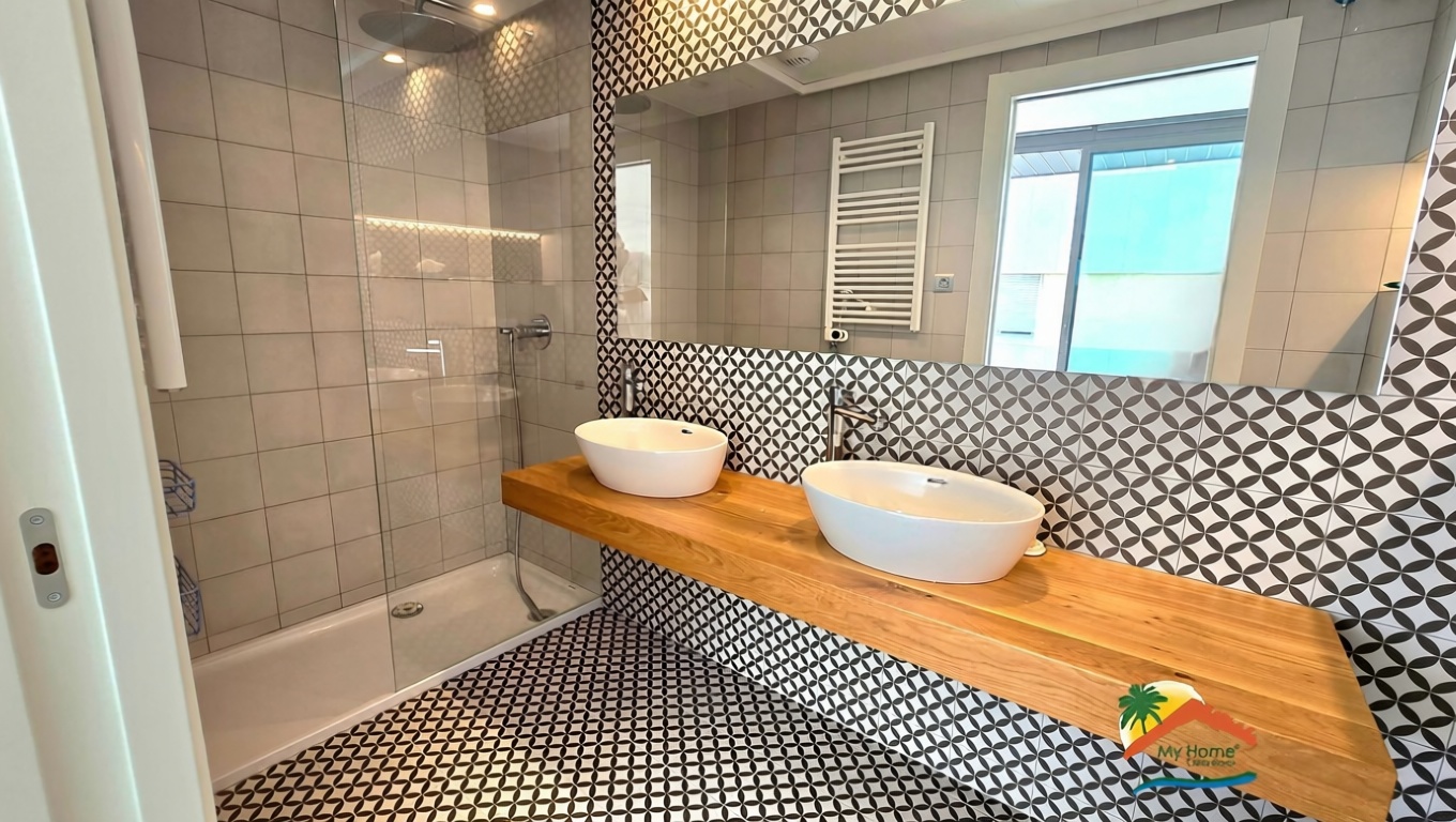 Apartamento à venda pé na areia em Lloret de Mar — Casa banho