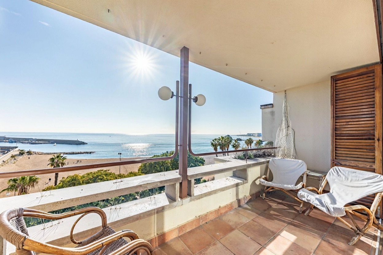Ático en venta en primera línea de mar en Blanes