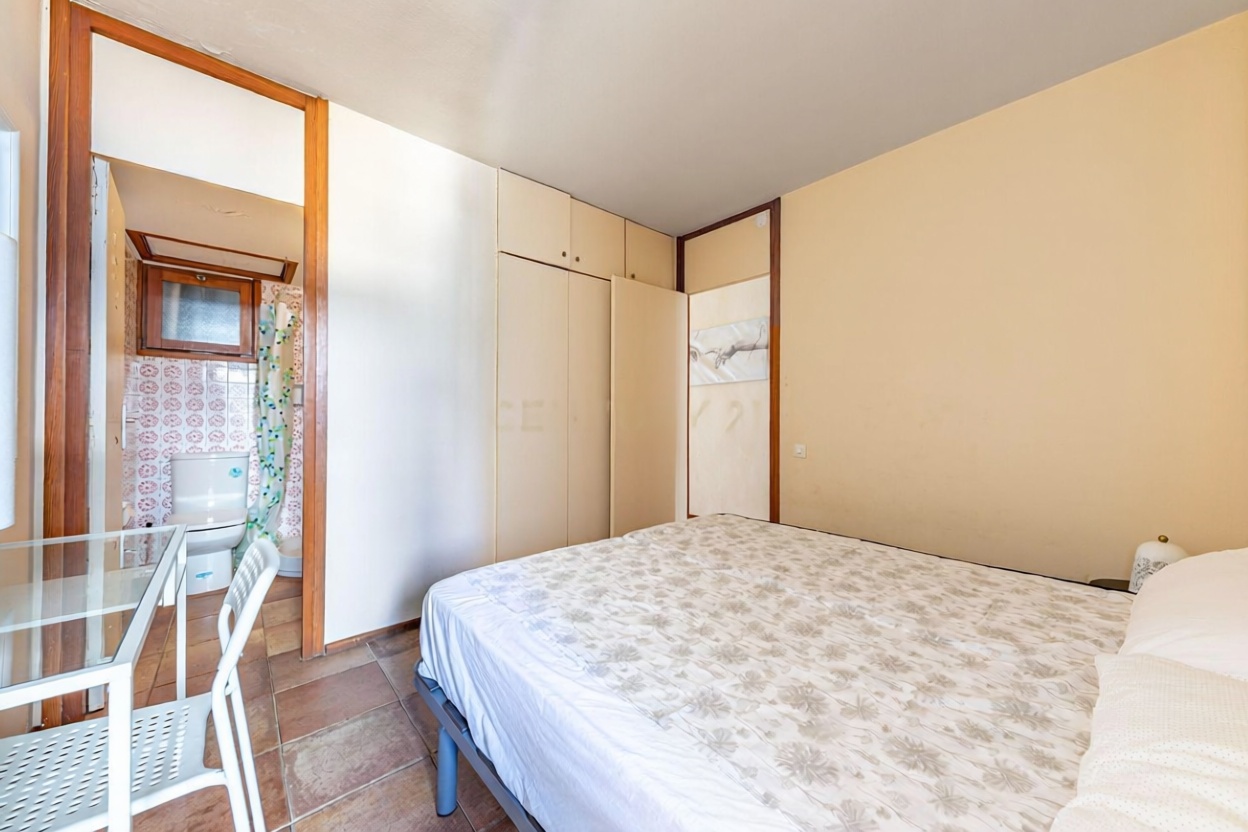 Dachgeschosswohnung zum Verkauf in erster Meereslinie in Blanes — Bad