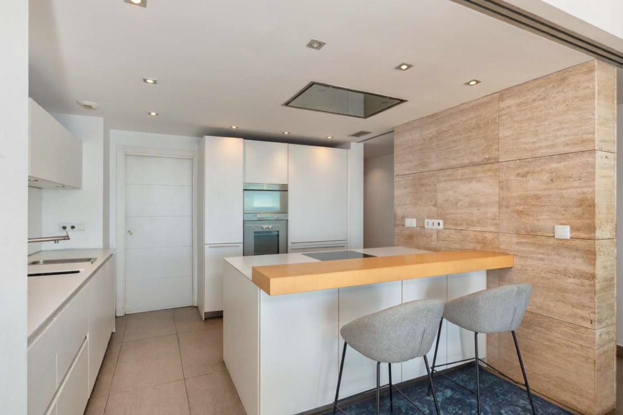 Flat for sale frontline beach in Blanes — Living room
