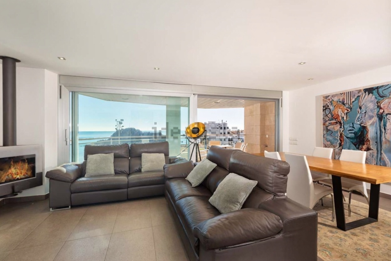 Flat for sale frontline beach in Blanes — Bathroom