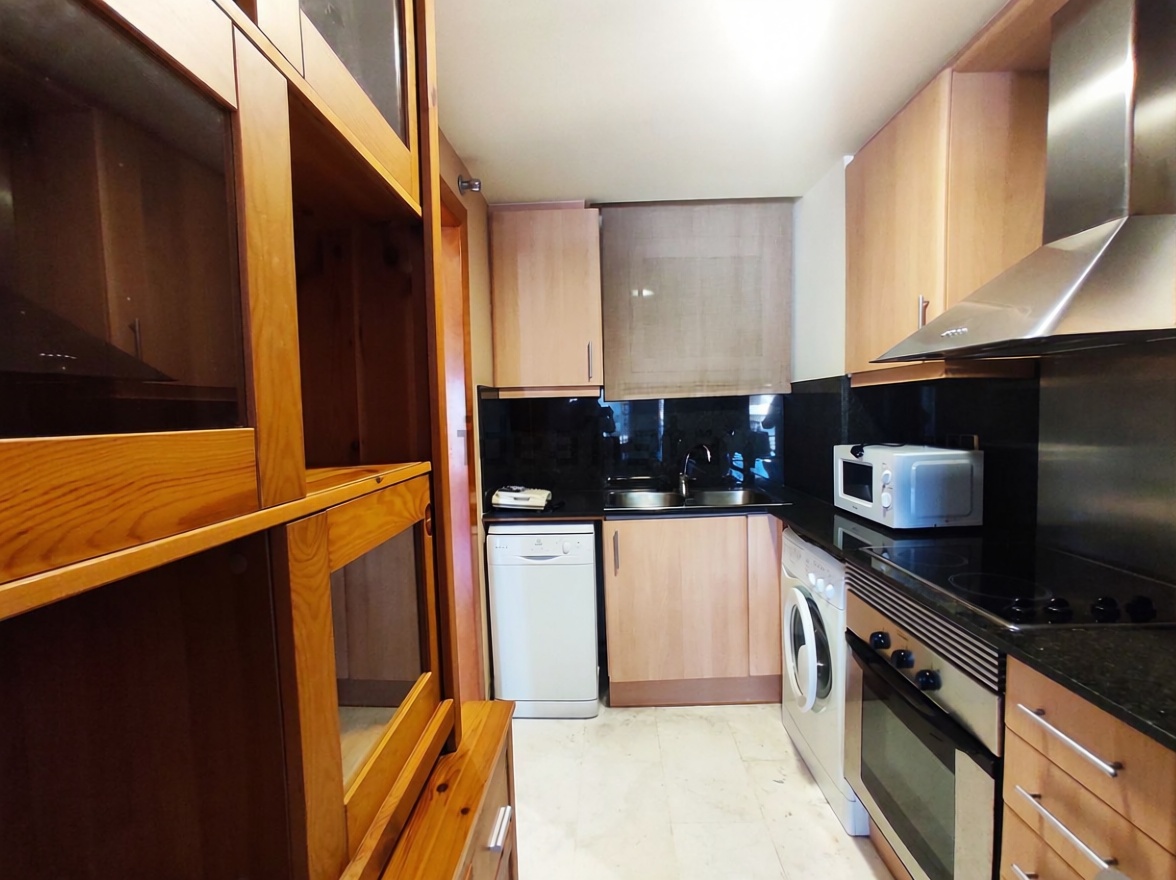 Duplexwohnung zum Verkauf in direkter Strandlage in Blanes — Küche