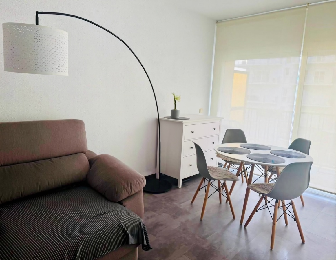 Wohnung in erste Strandlinie in Blanes — Esszimmer