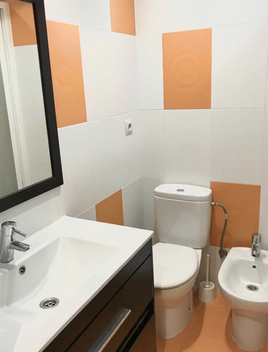 Wohnung zum Verkauf in direkter Strandlage in Blanes — Bad