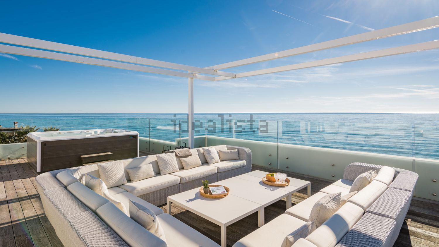 Chalet mit direkter Strandzugang in Marbella