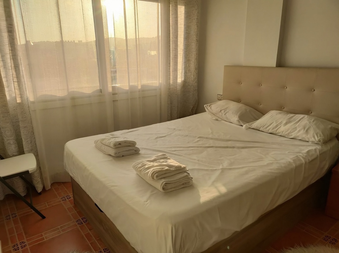 Wohnung zum Verkauf in direkter Strandlage in Barcelona — Schlafzimmer