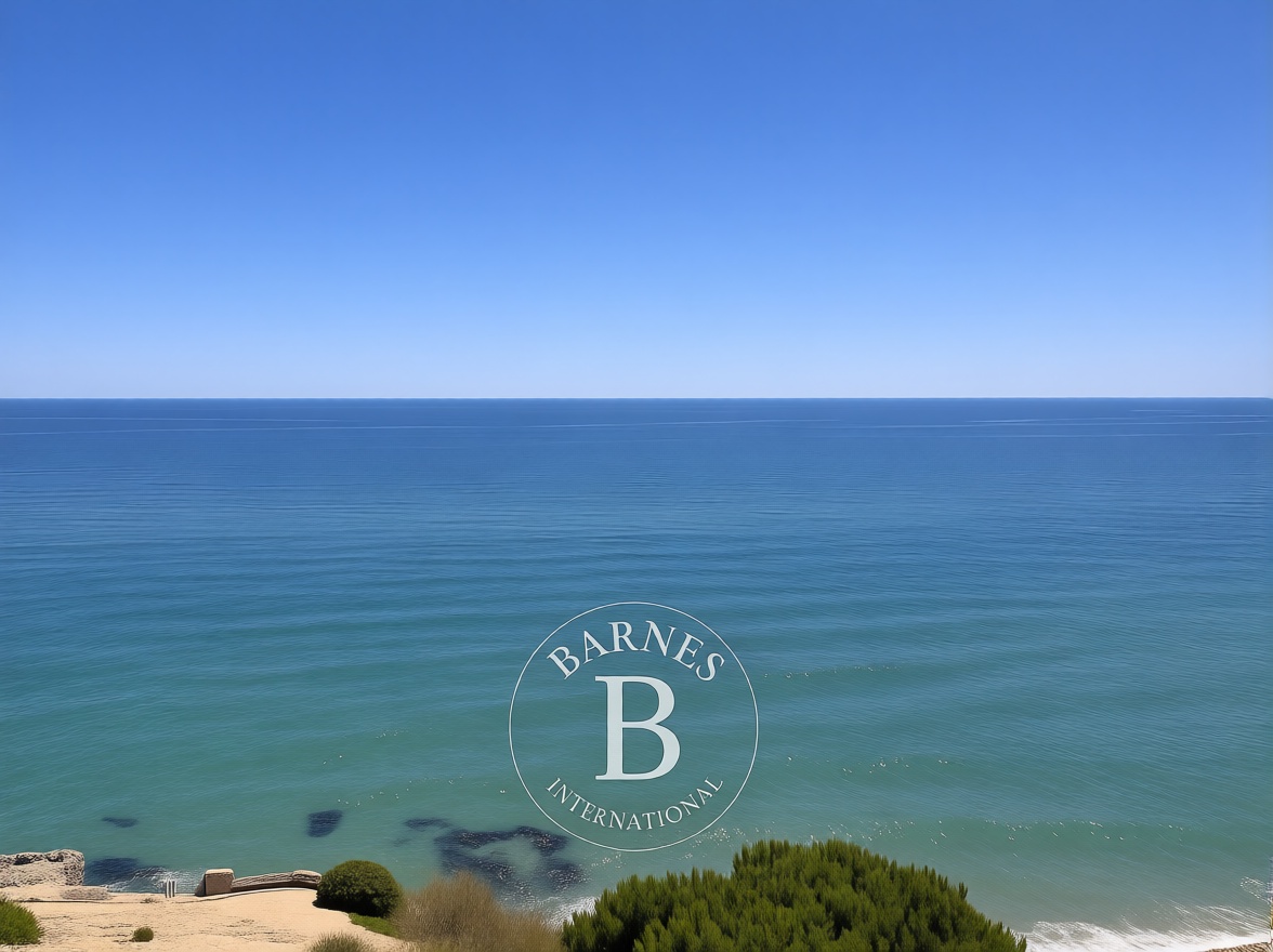 Шале на продажу с прямым выходом на пляж в Arenys de Mar — Морской вид