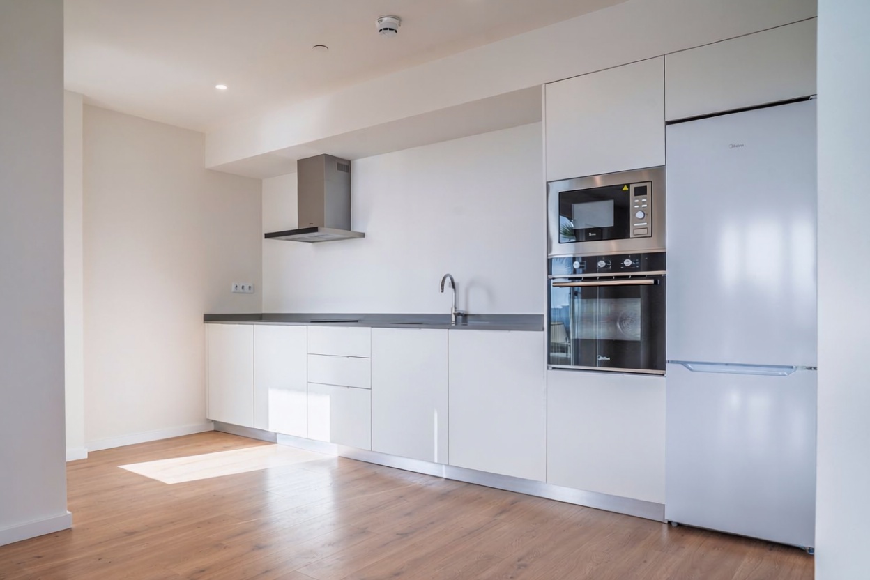 Piso en venta en primera línea de playa en Mataró — Cocina
