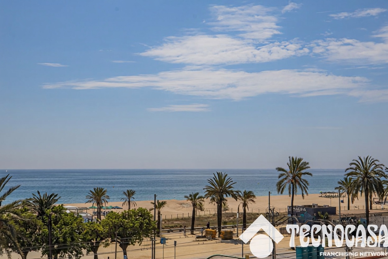 Piso en primera línea de playa en Mataró — Vista mar