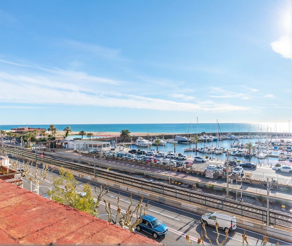 Chalé à venda com acesso direto à praia em El Masnou — Vista mar