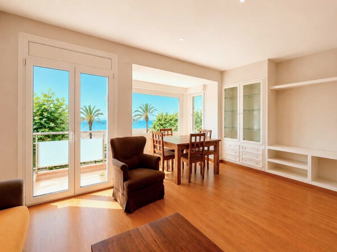 Apartamento à venda pé na areia em El Masnou — Sala