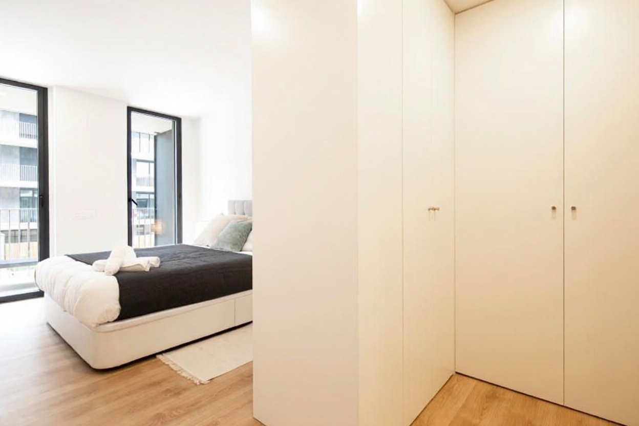 Apartamento à venda pé na areia em Badalona — Quarto