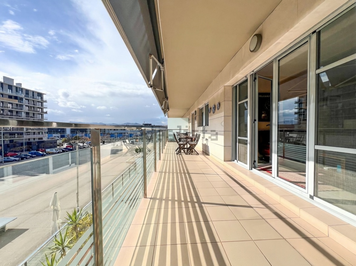Apartamento à venda pé na areia em Badalona — Terraço mar