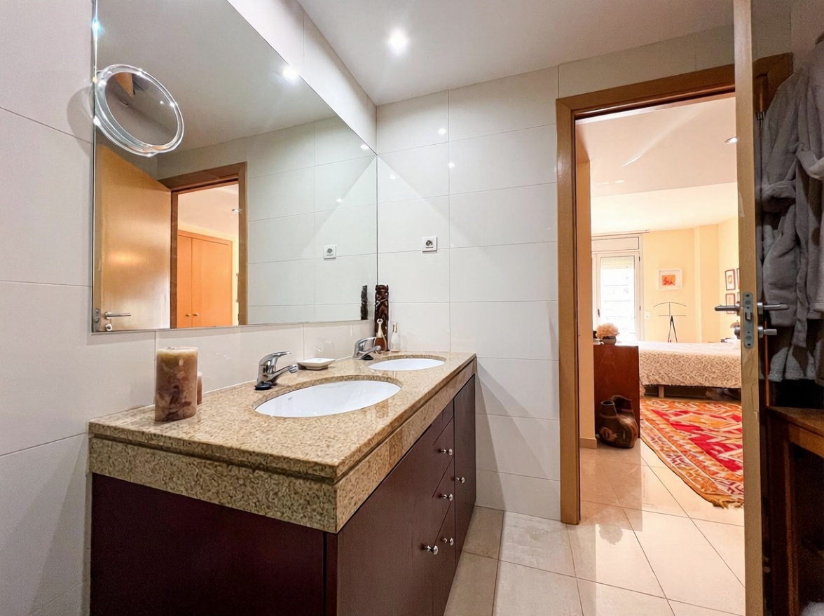 Apartamento à venda pé na areia em Badalona — Casa banho