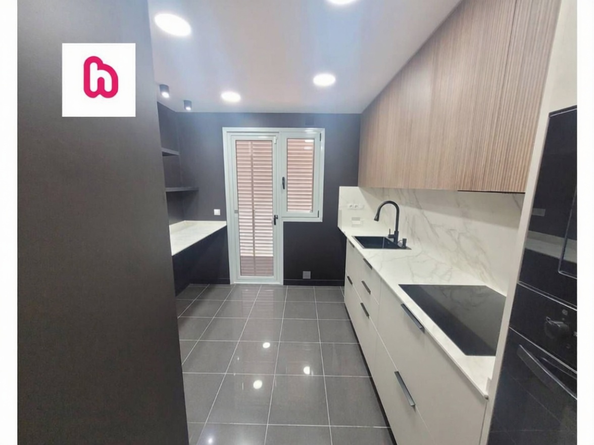 Apartamento à venda pé na areia em Badalona — Cozinha