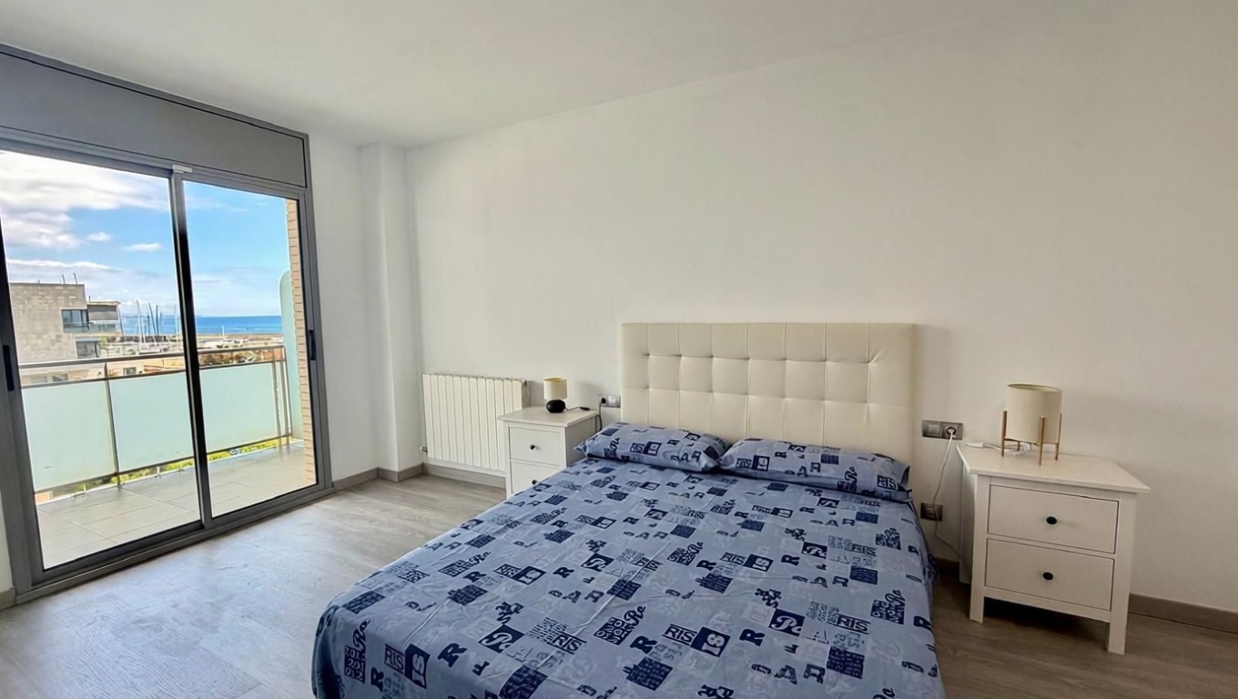 Apartamento à venda pé na areia em Badalona — Quarto