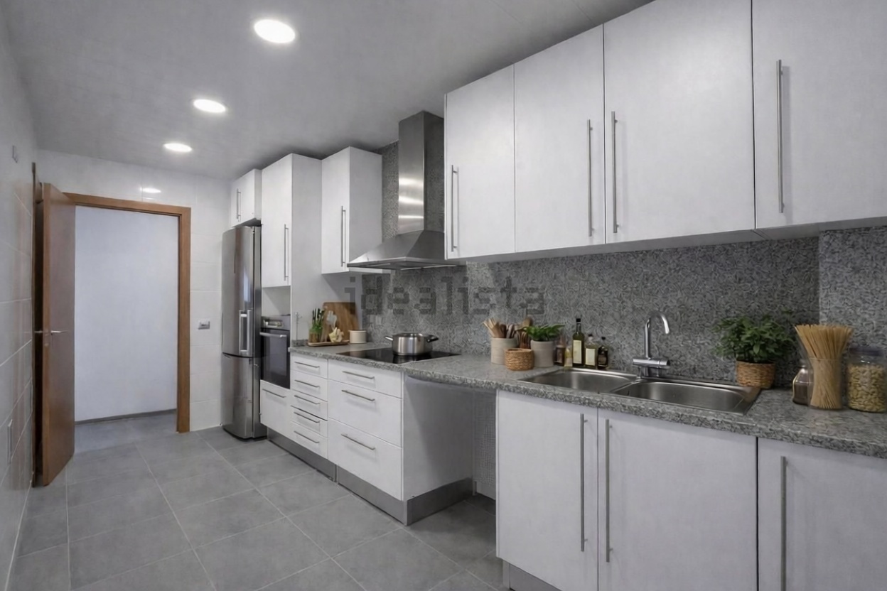 Apartamento à venda pé na areia em Badalona — Cozinha
