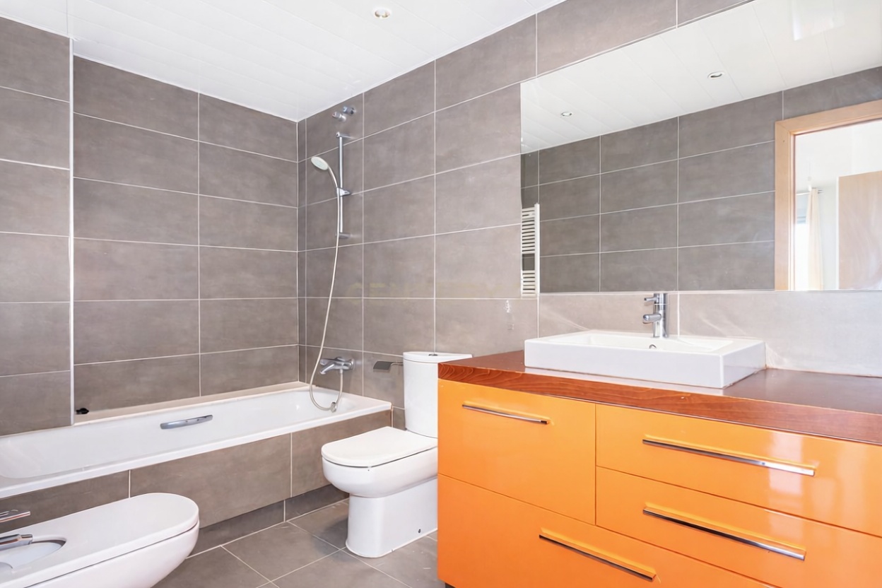 Apartamento à venda pé na areia em Badalona — Casa banho