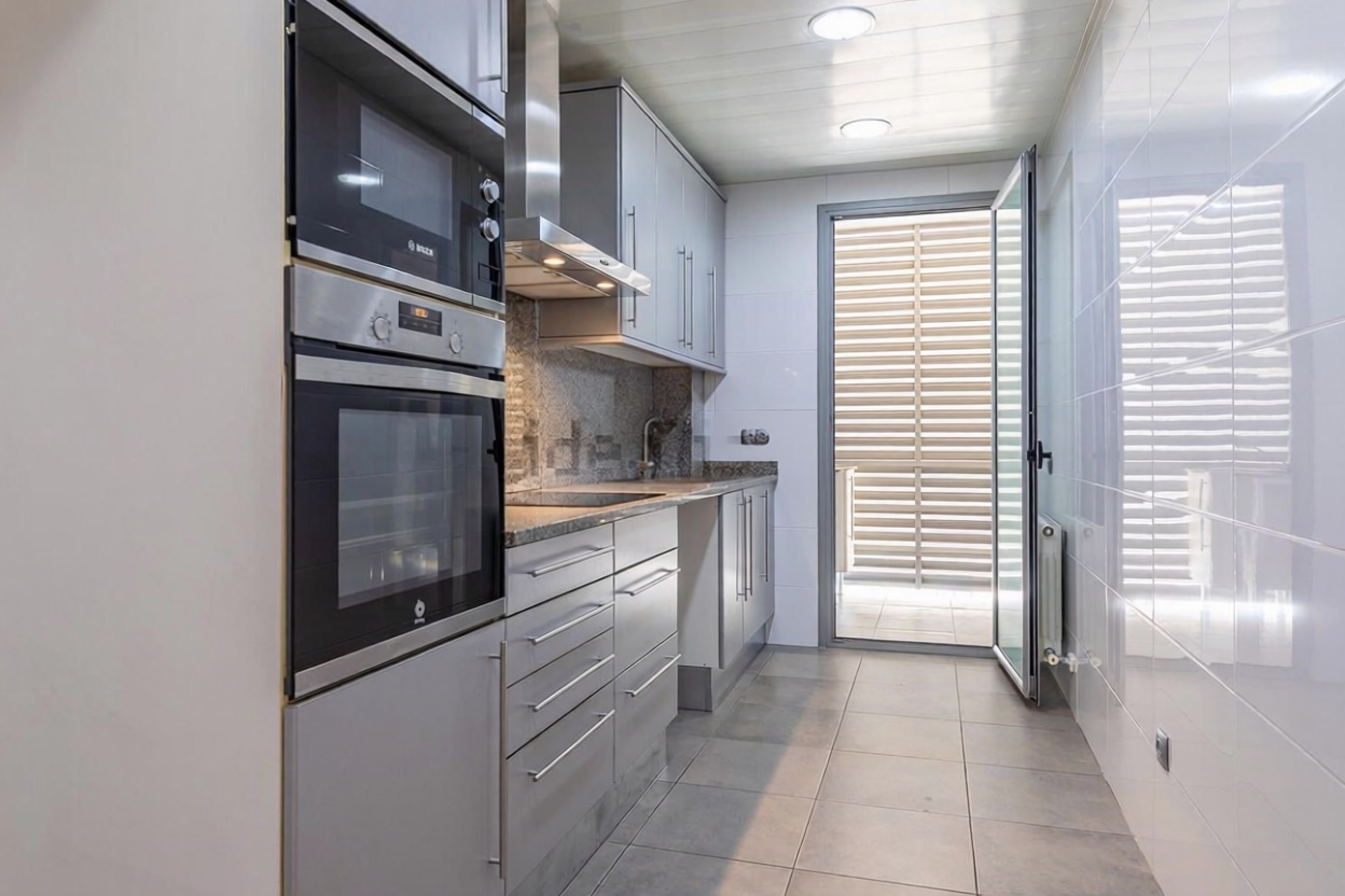 Apartamento à venda pé na areia em Badalona — Cozinha