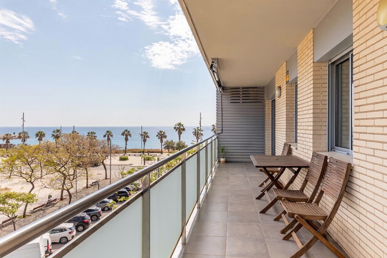 Apartamento à venda pé na areia em Badalona