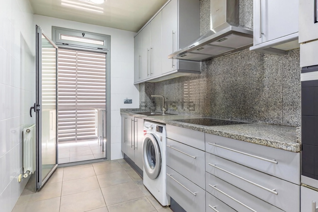 Apartamento à venda pé na areia em Badalona — Quarto