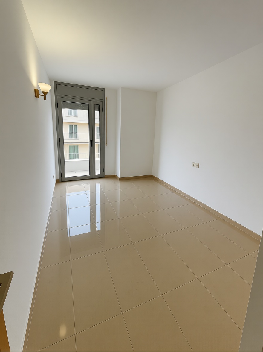 Apartamento à venda pé na areia em Badalona — Quarto