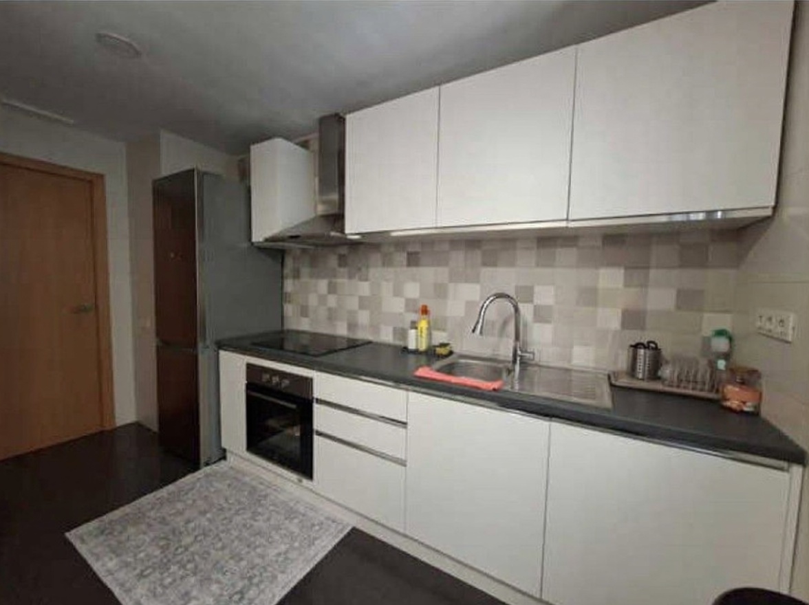 Apartamento à venda pé na areia em Badalona — Cozinha