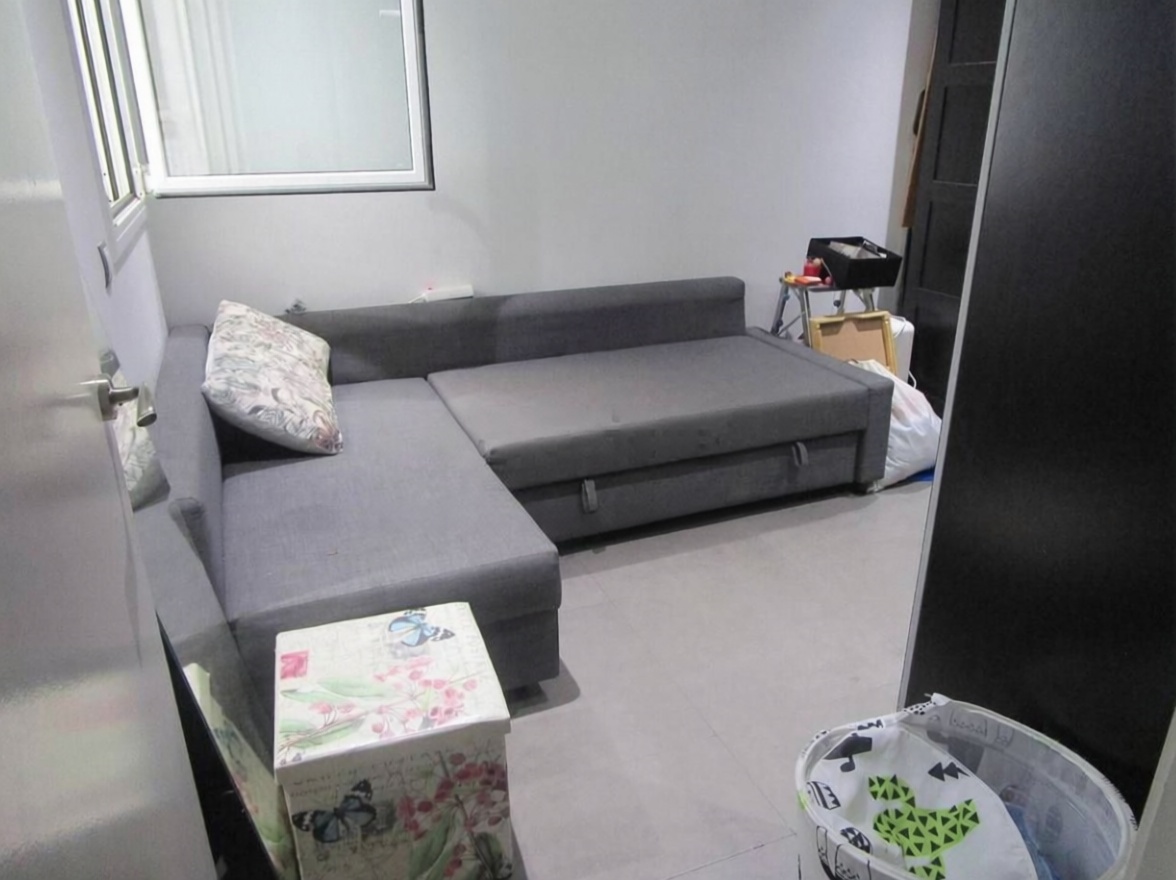 Apartamento à venda pé na areia em Badalona — Quarto