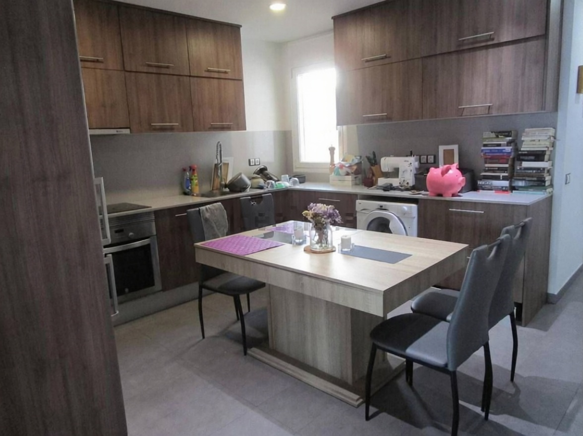Apartamento à venda pé na areia em Badalona — Cozinha