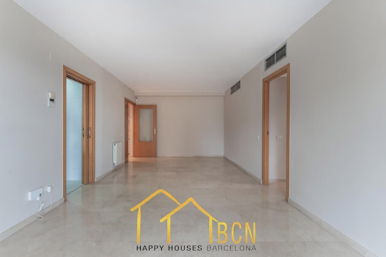 Flat for sale frontline beach in Badalona — Bedroom